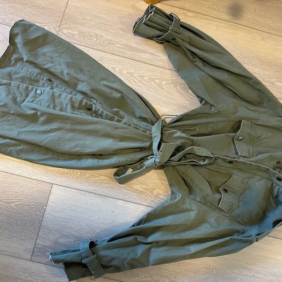 Cute army green belted trench coat - SIZE S - Picture 2 of 8